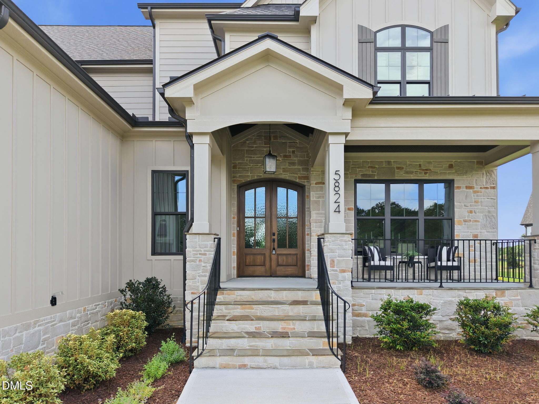 5824 Carriage Gate Drive