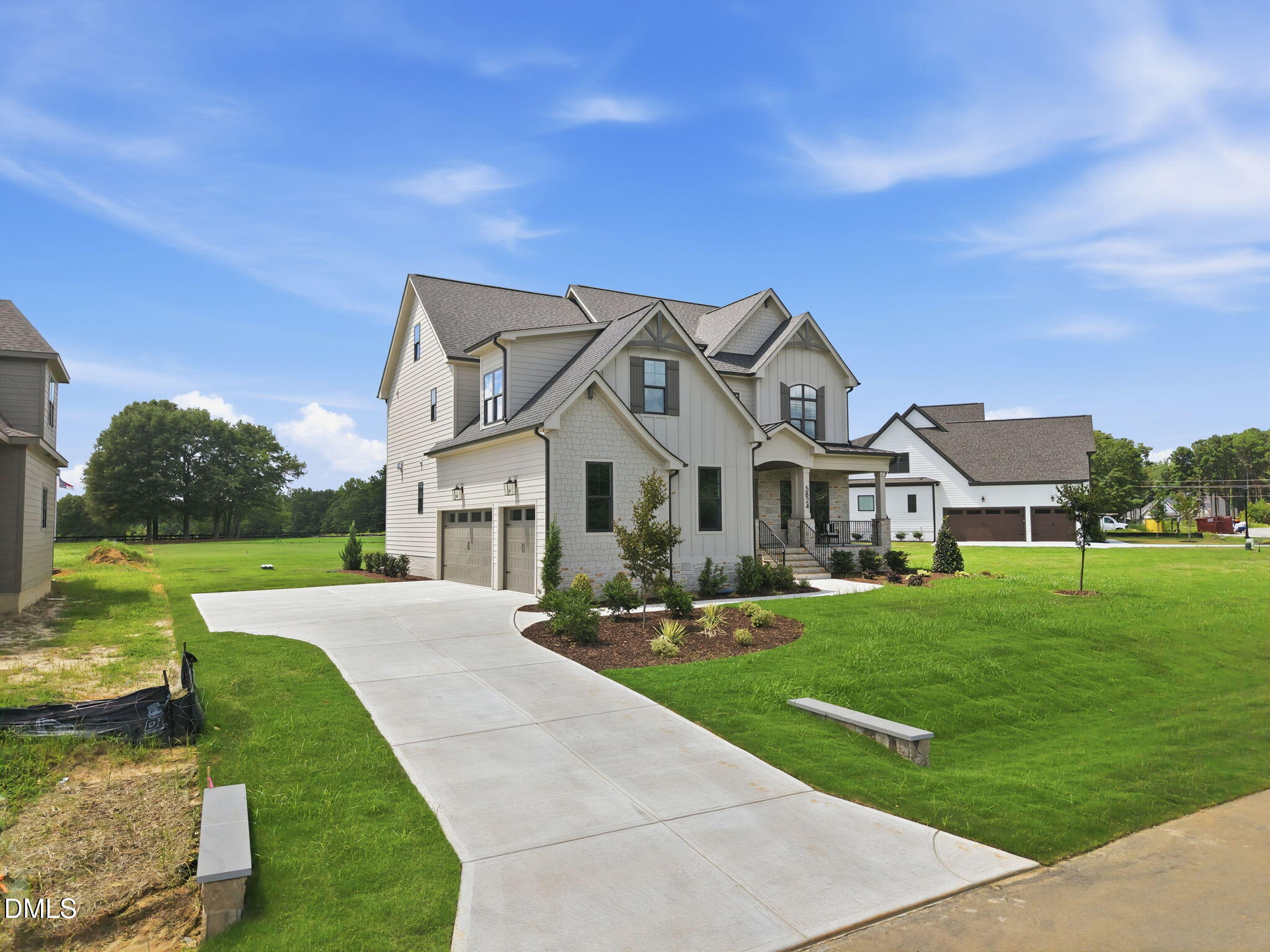 5824 Carriage Gate Drive