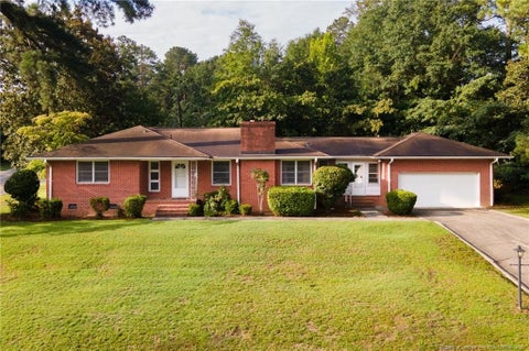 Photo of 423 McPhee Drive, Fayetteville, NC 28305 (MLS # LP767731)