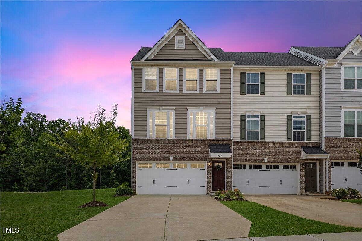260 Amber Acorn Avenue