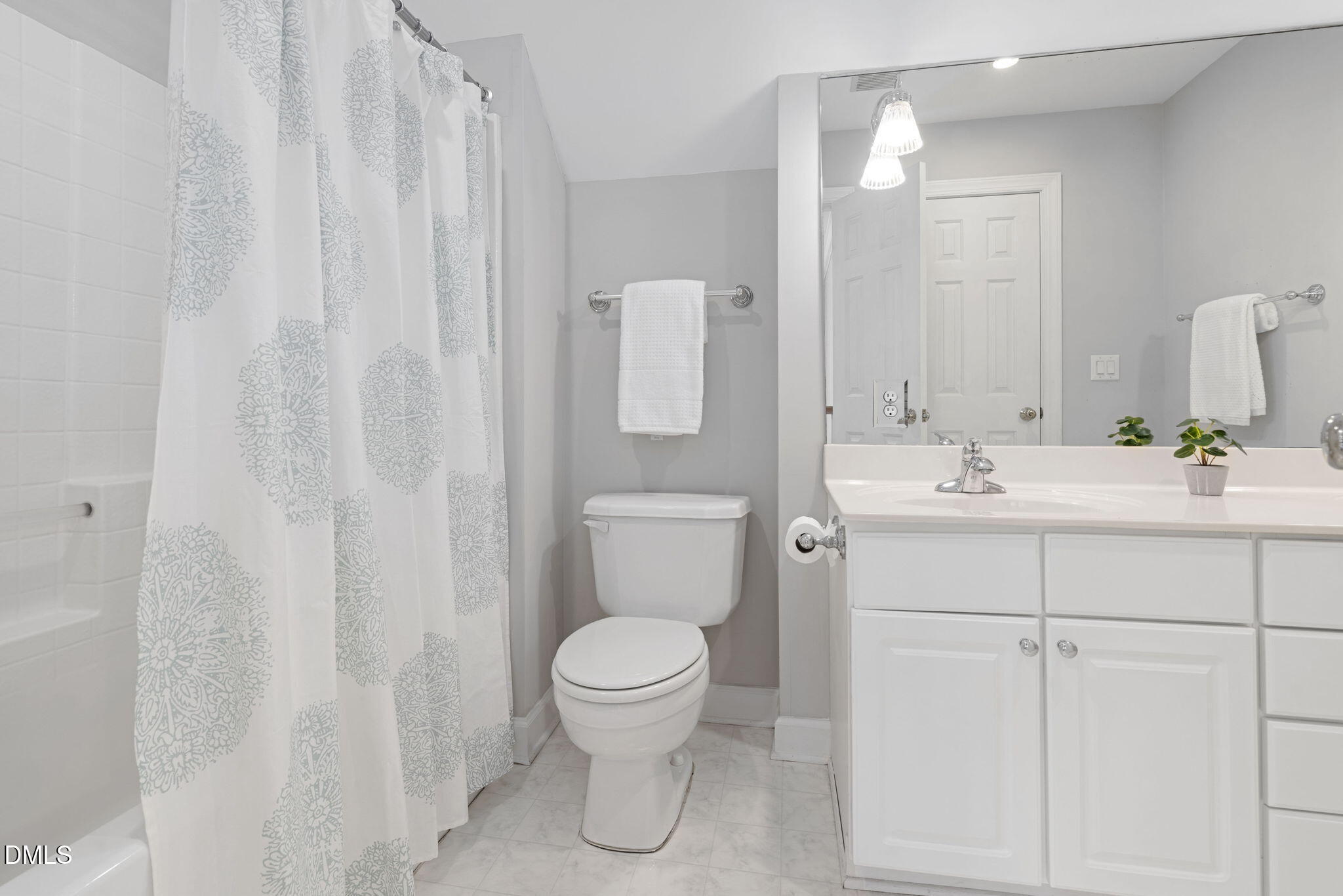 New Hill, North Carolina 27562, United States, 3 Bedrooms Bedrooms, ,4 BathroomsBathrooms,Residential,Active,236560