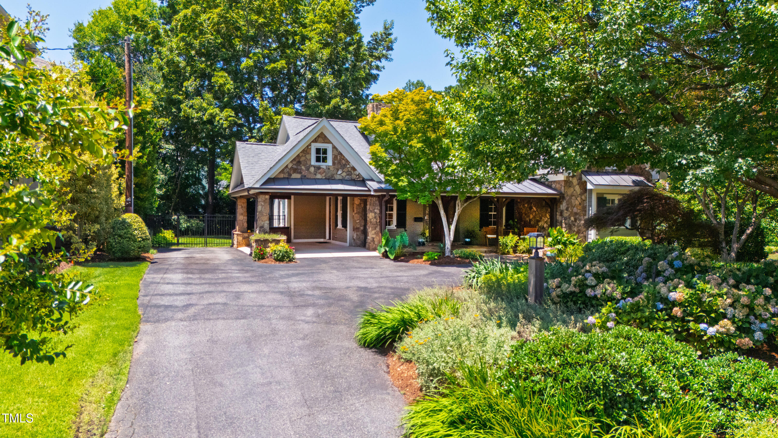 2707 Anderson Drive
