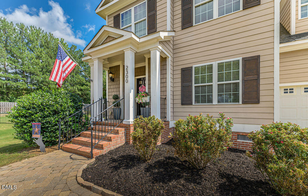 2300 Larkhaven Court