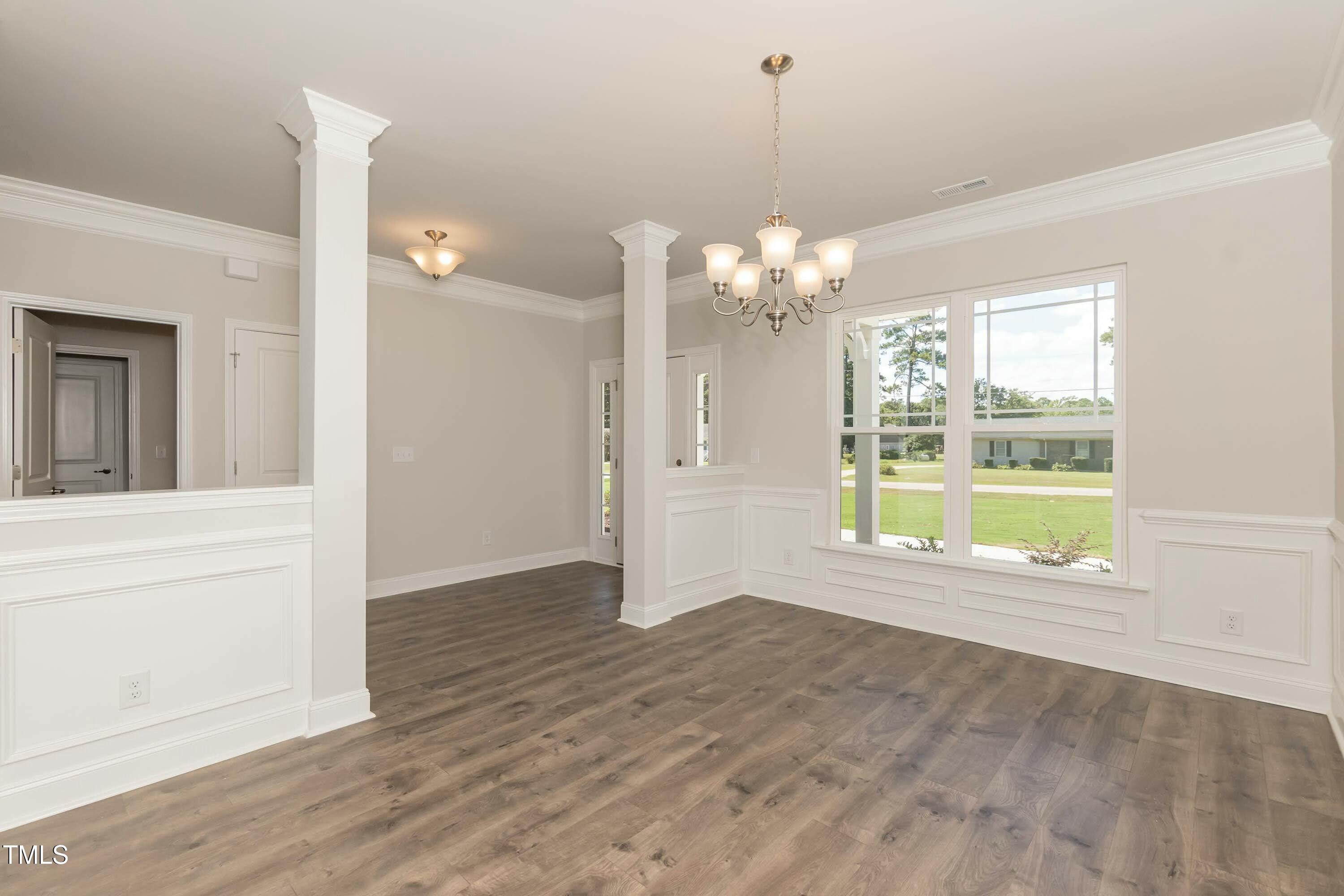 587 Glenkirk Place