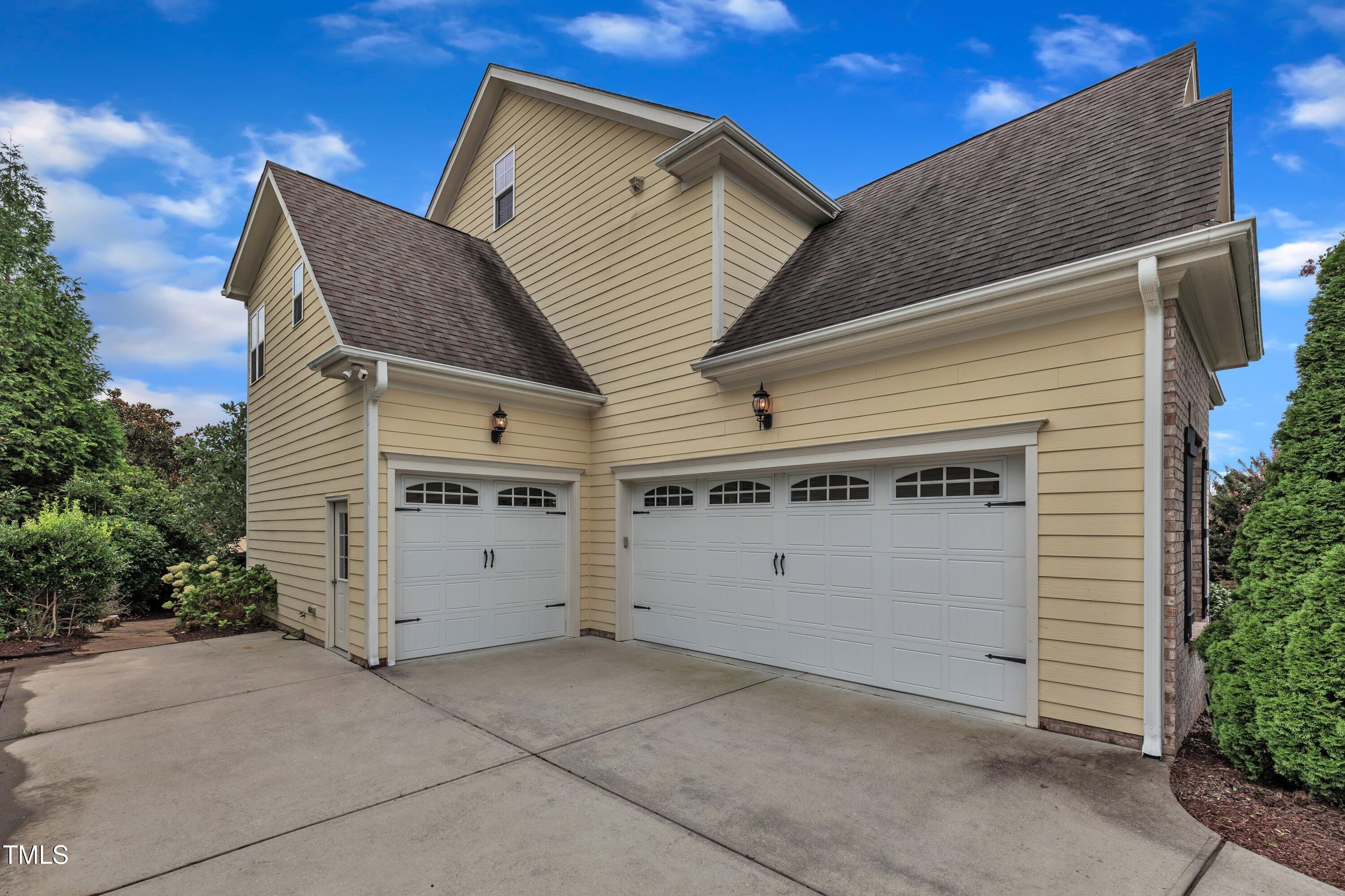 1990 Cameron Pond Drive