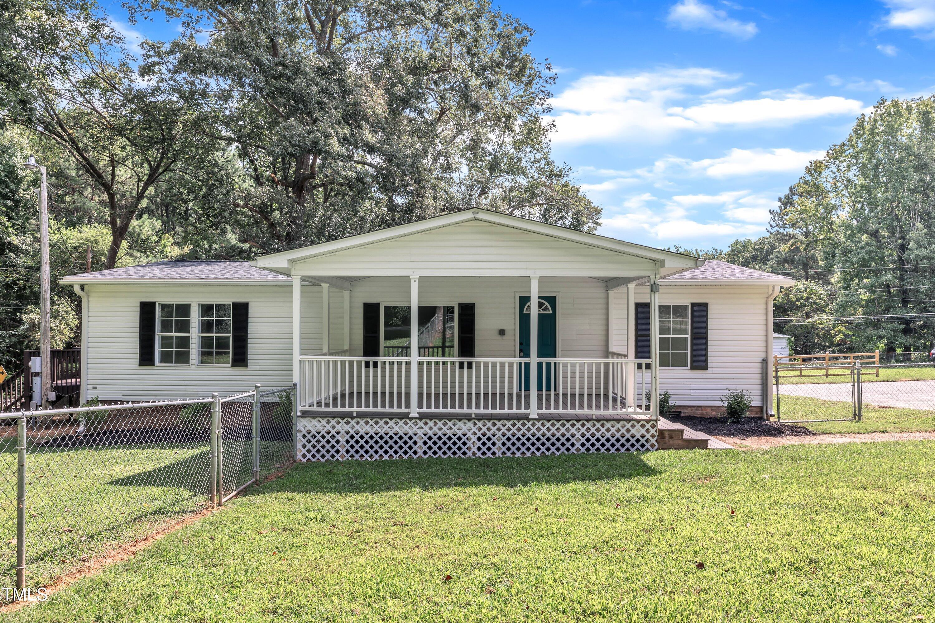 2304 Lonnie Circle