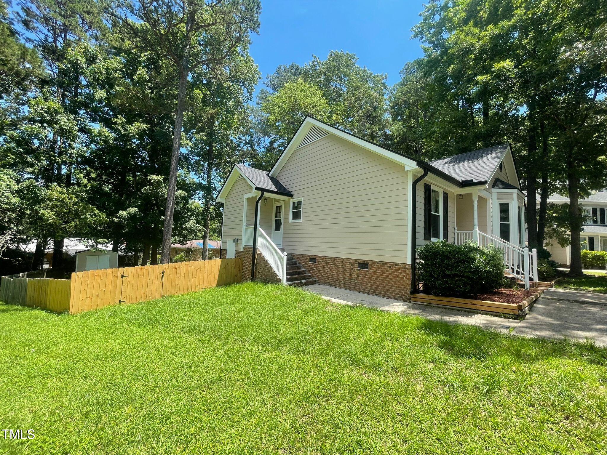 5 Sue Ann Court