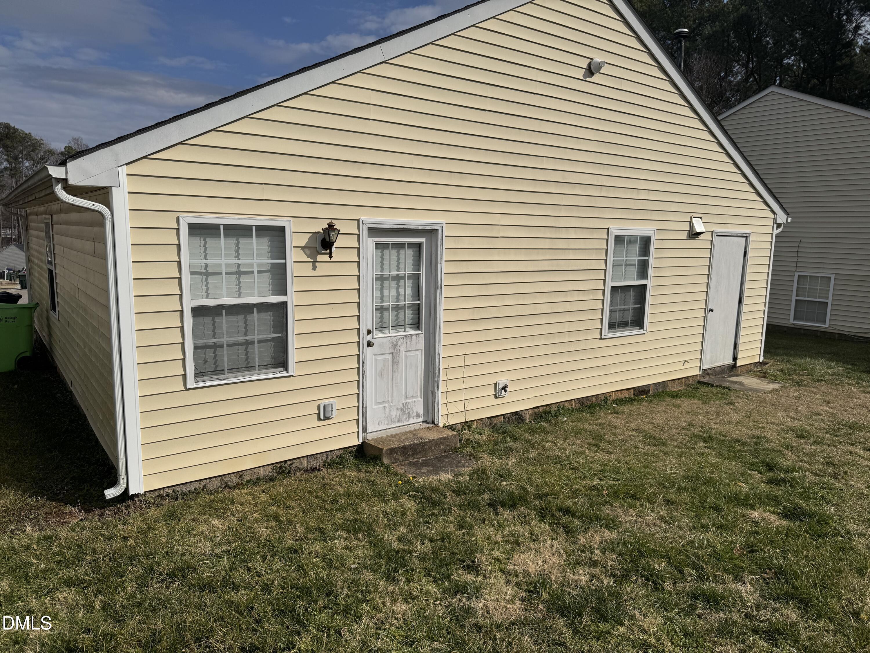 2825 Midway Park Court