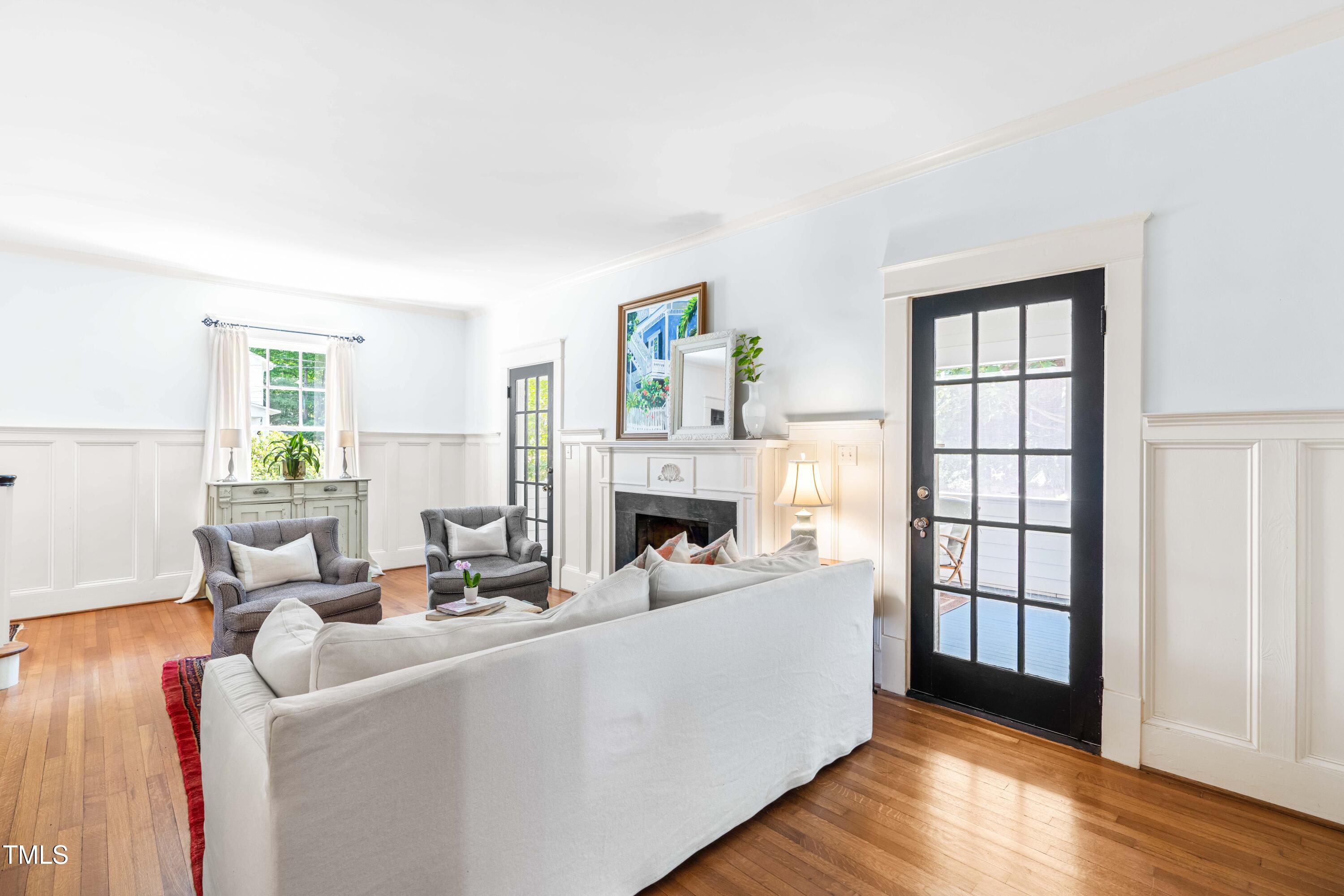 2111 Woodland Avenue