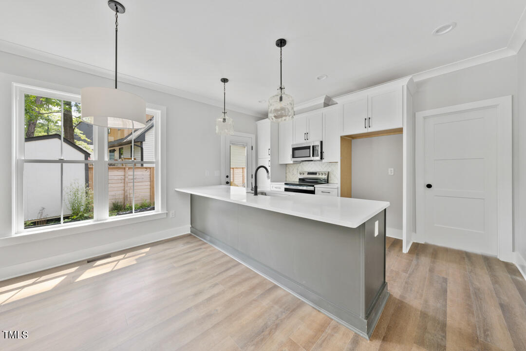 313 W Murray Avenue