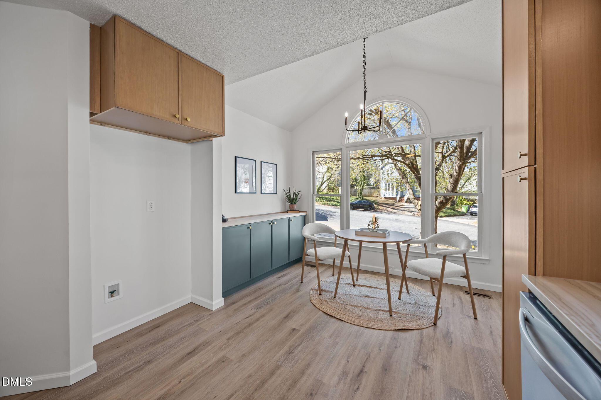 1609 Lethbridge Court