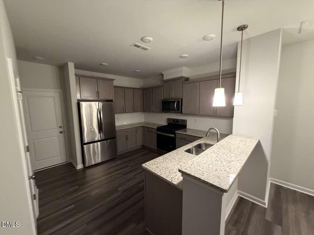 435 Parker Station Avenue