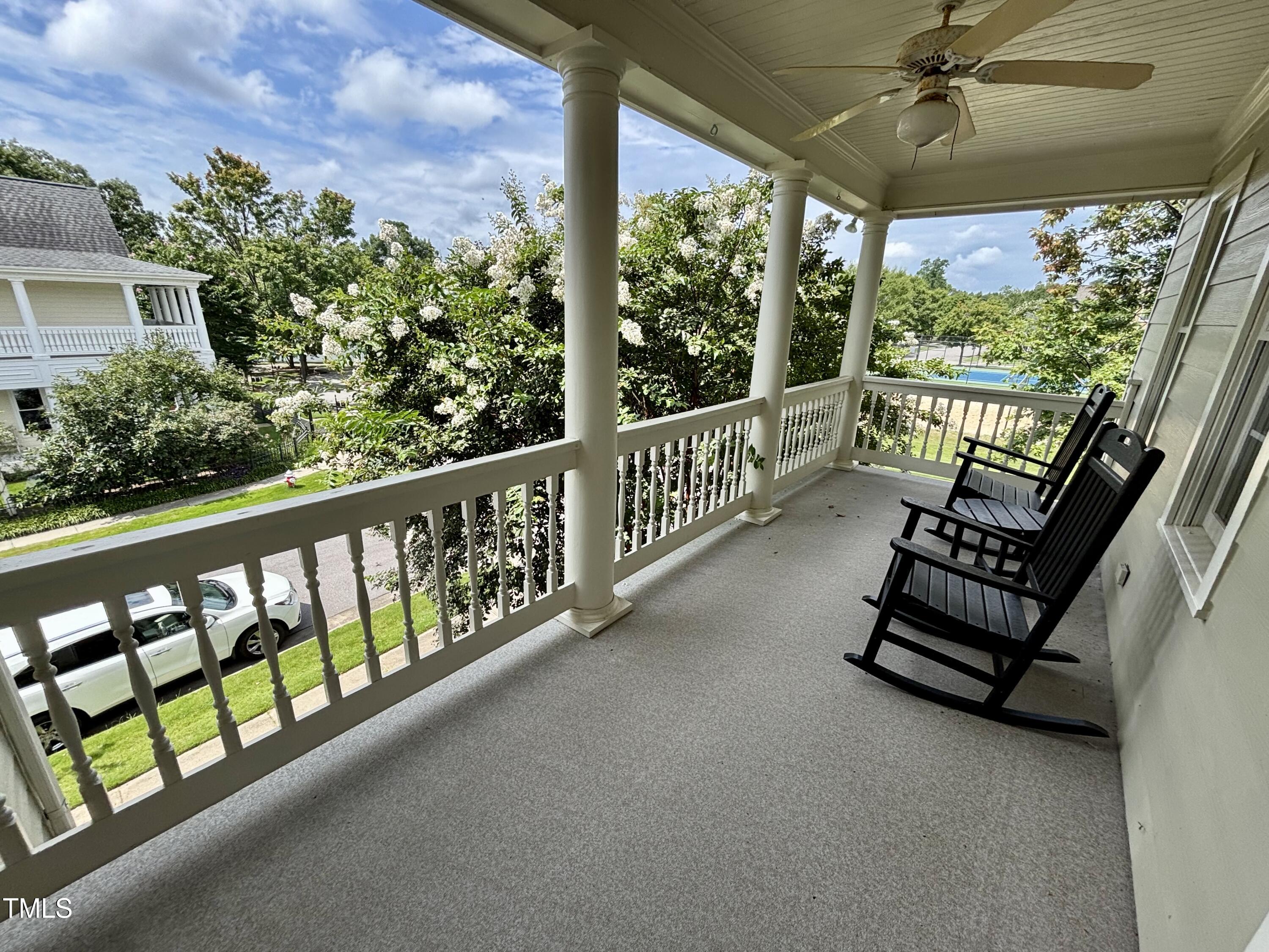 327 Commons Walk Circle