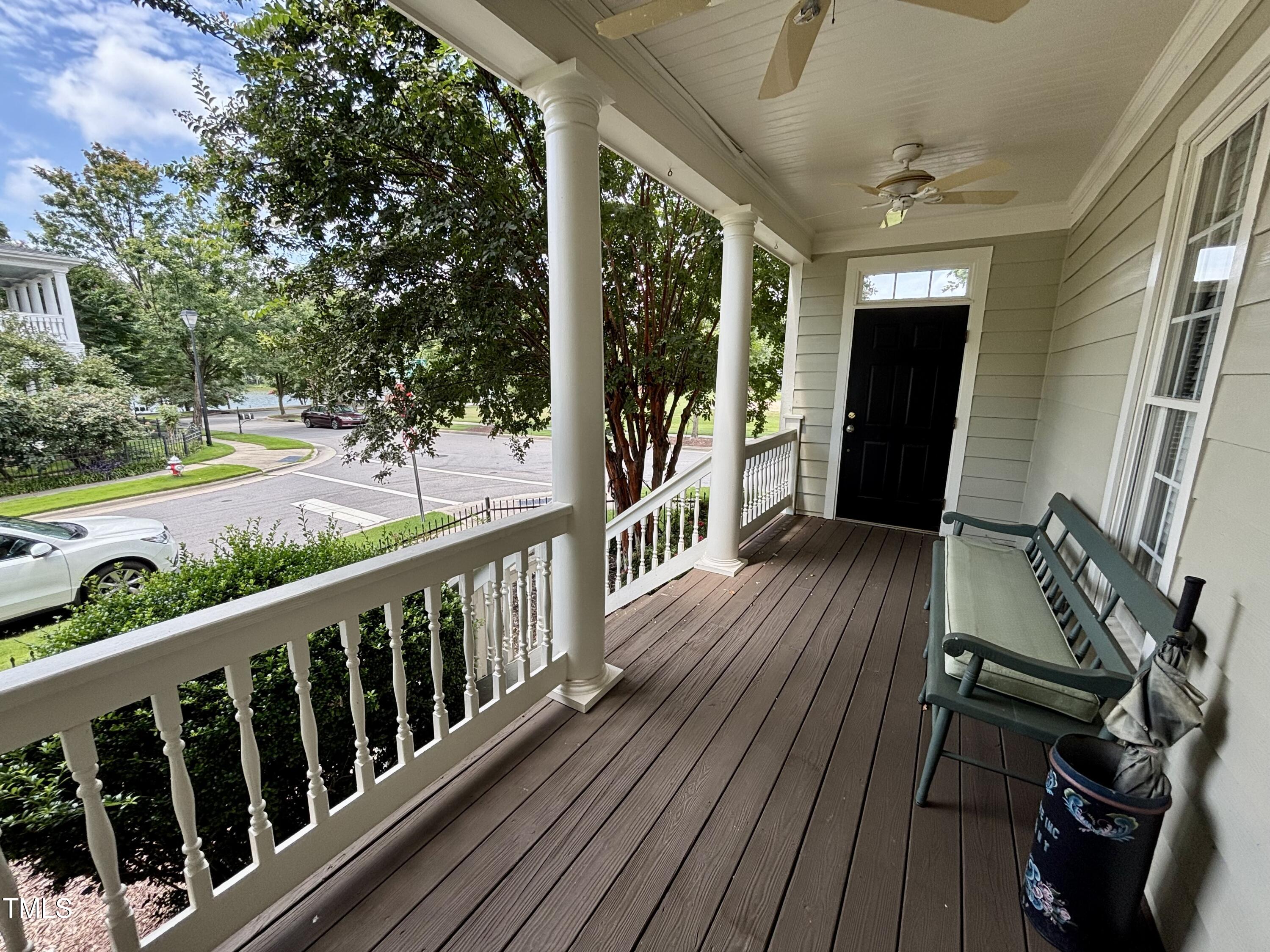 327 Commons Walk Circle