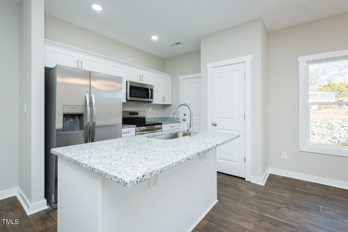 1035 Pinnix Loop