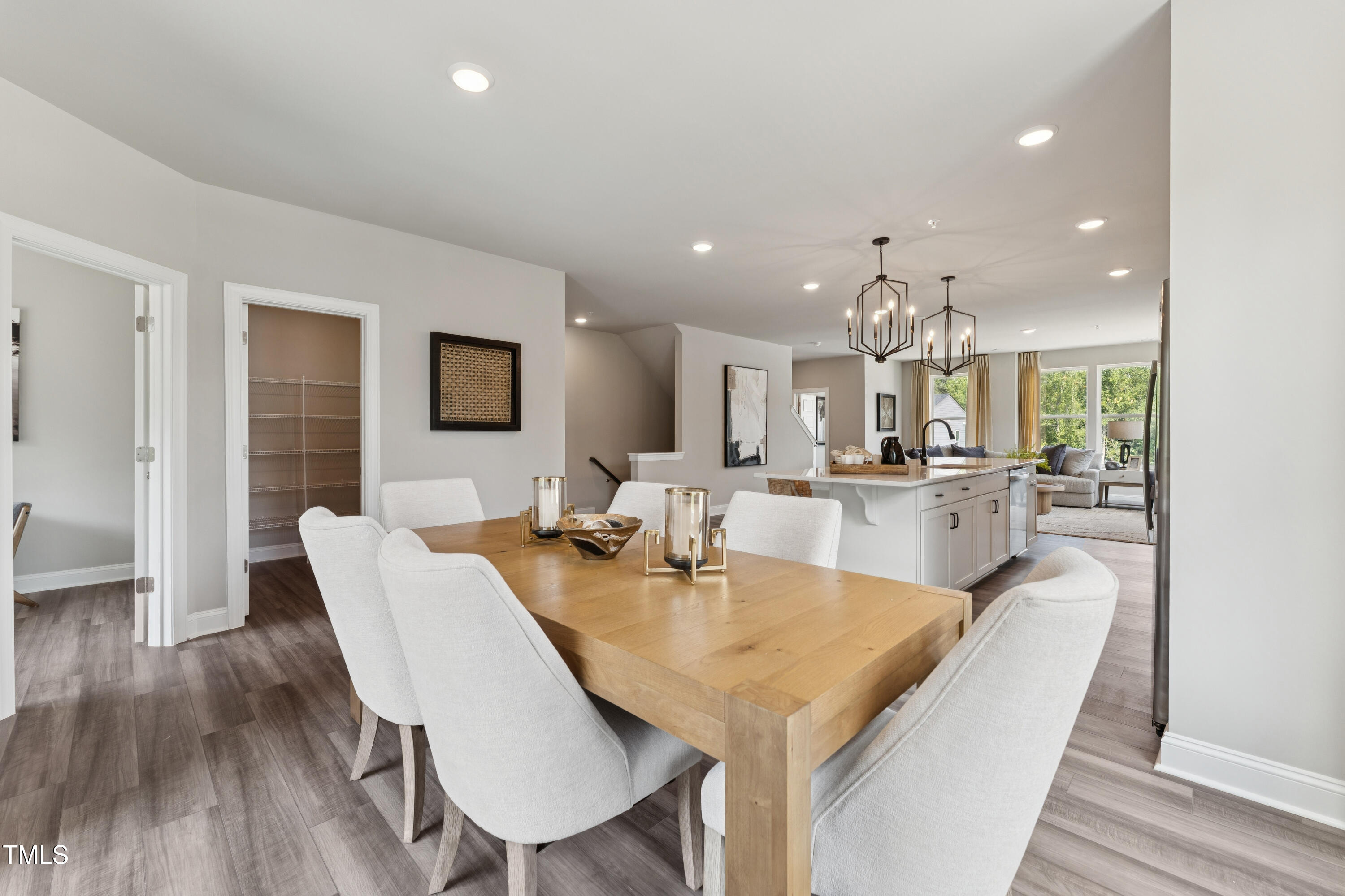 905 Ball Field Alley 306