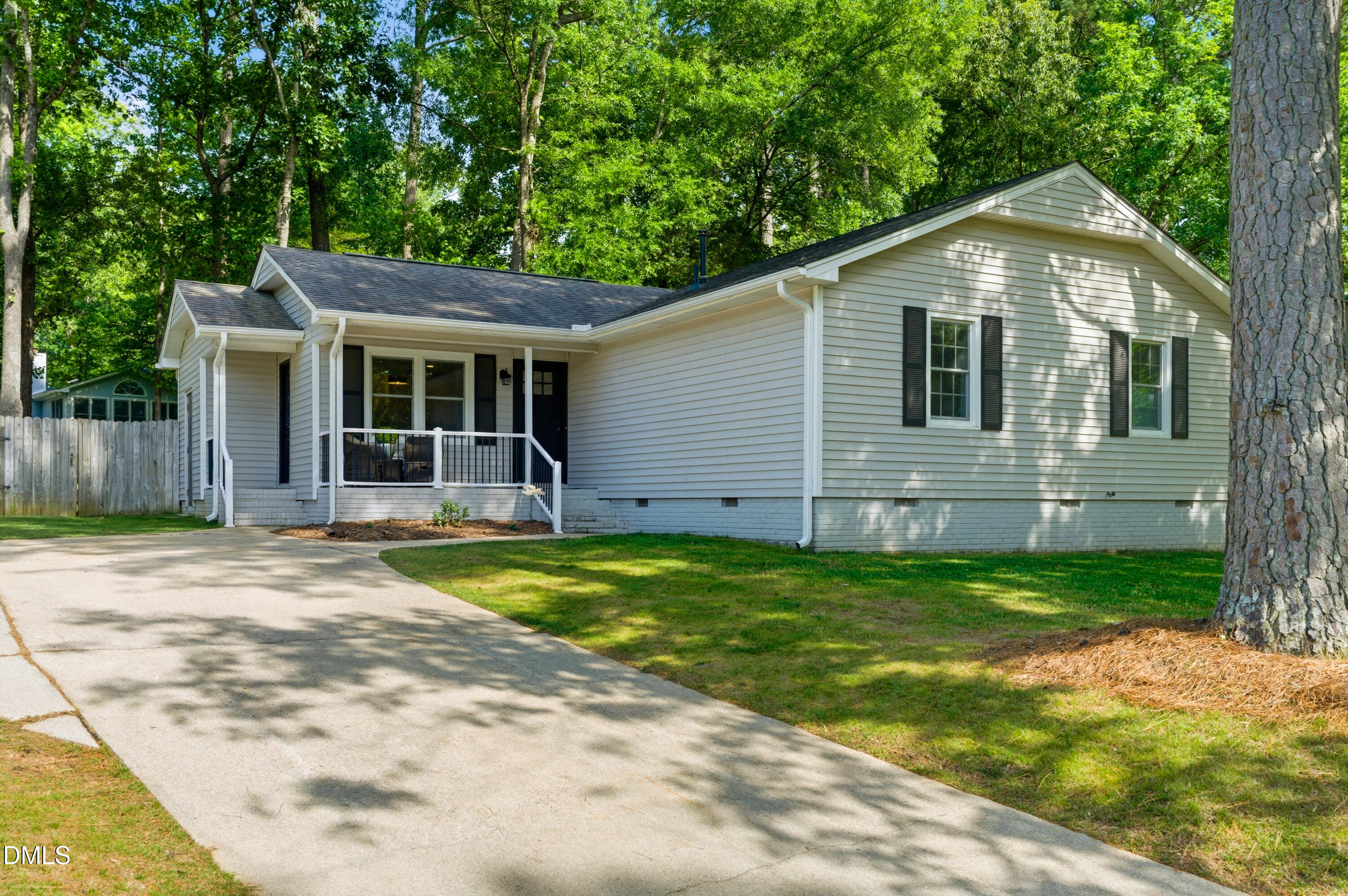 1634 Glengarry Drive