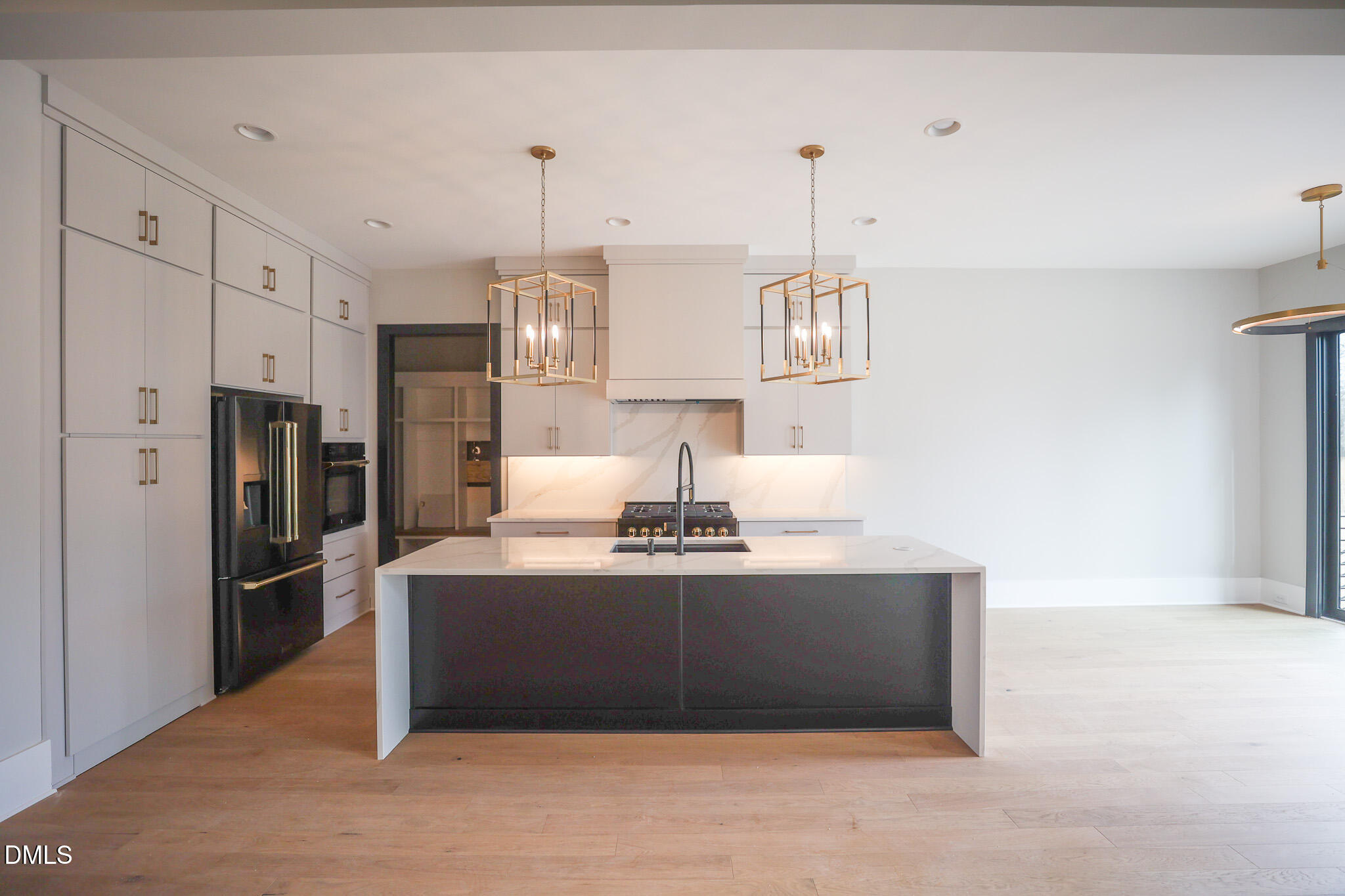 5841 Carriage Gate Drive