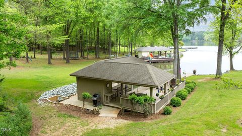 A home in Leasburg