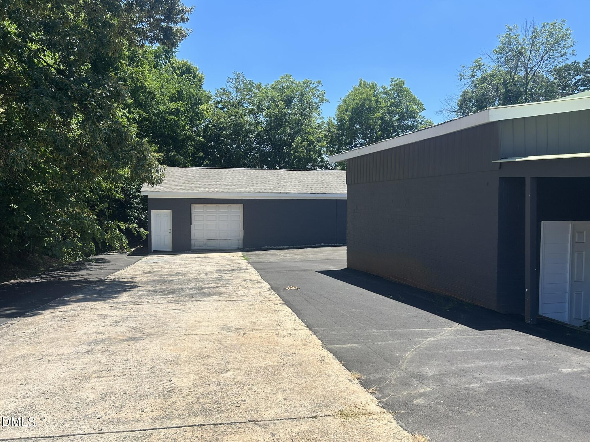 300 Guthrie Street