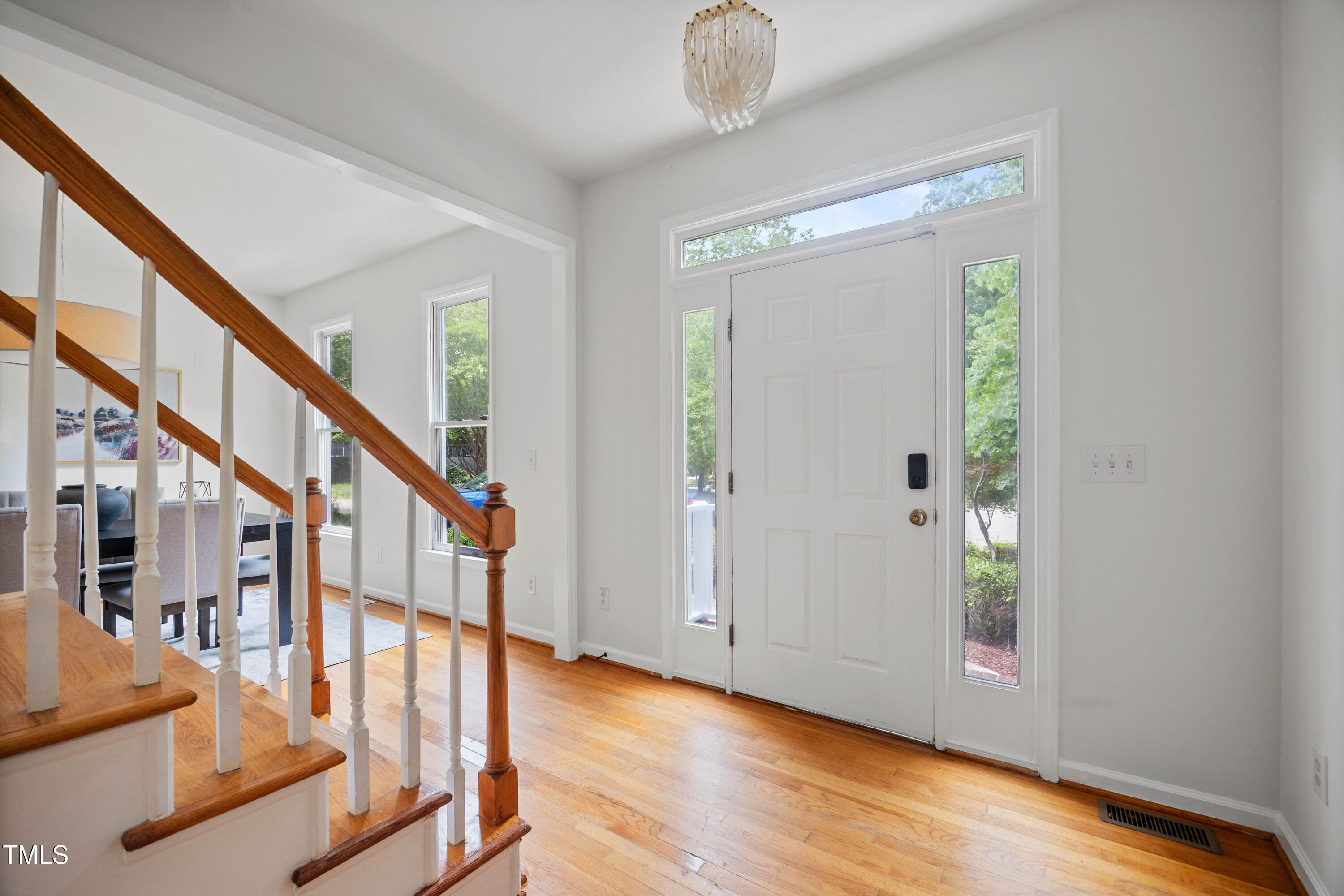 104 S Crabtree Knoll