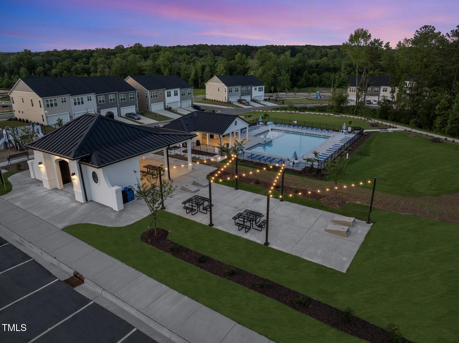 307 Chesapeake Commons Street 100