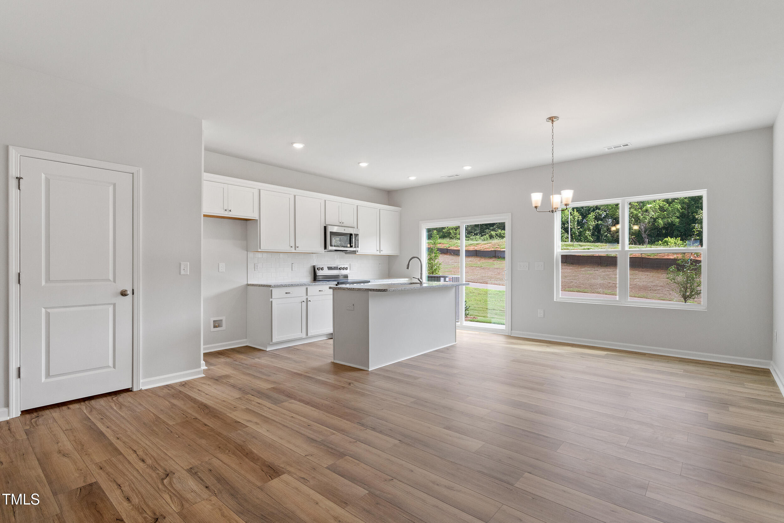152 Central Townes Way 285