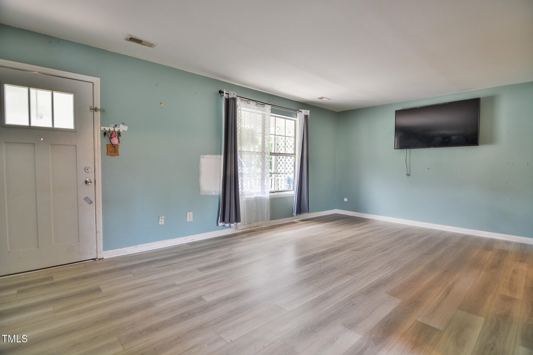 601 Country Lane