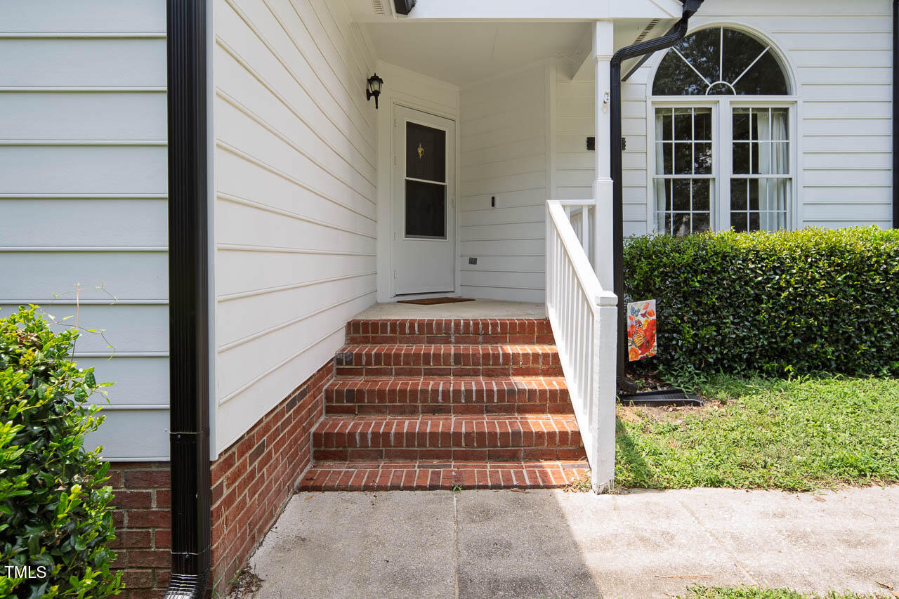 2425 Fields Of Broadlands Drive