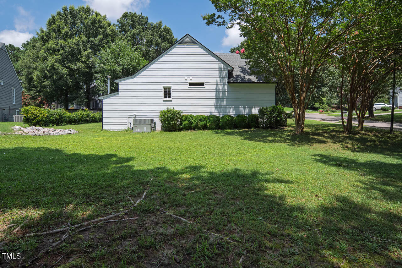 2425 Fields Of Broadlands Drive