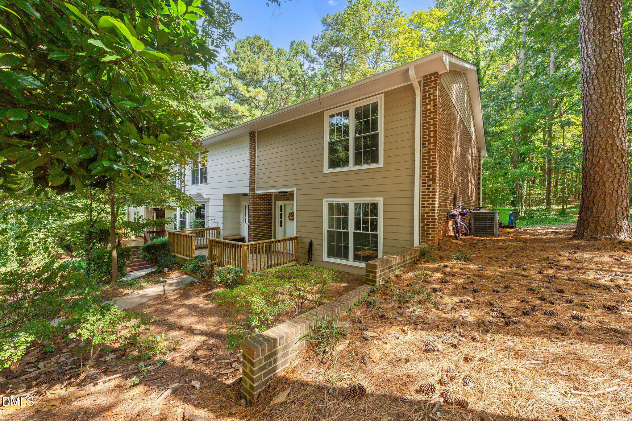 6016 Dixon Drive