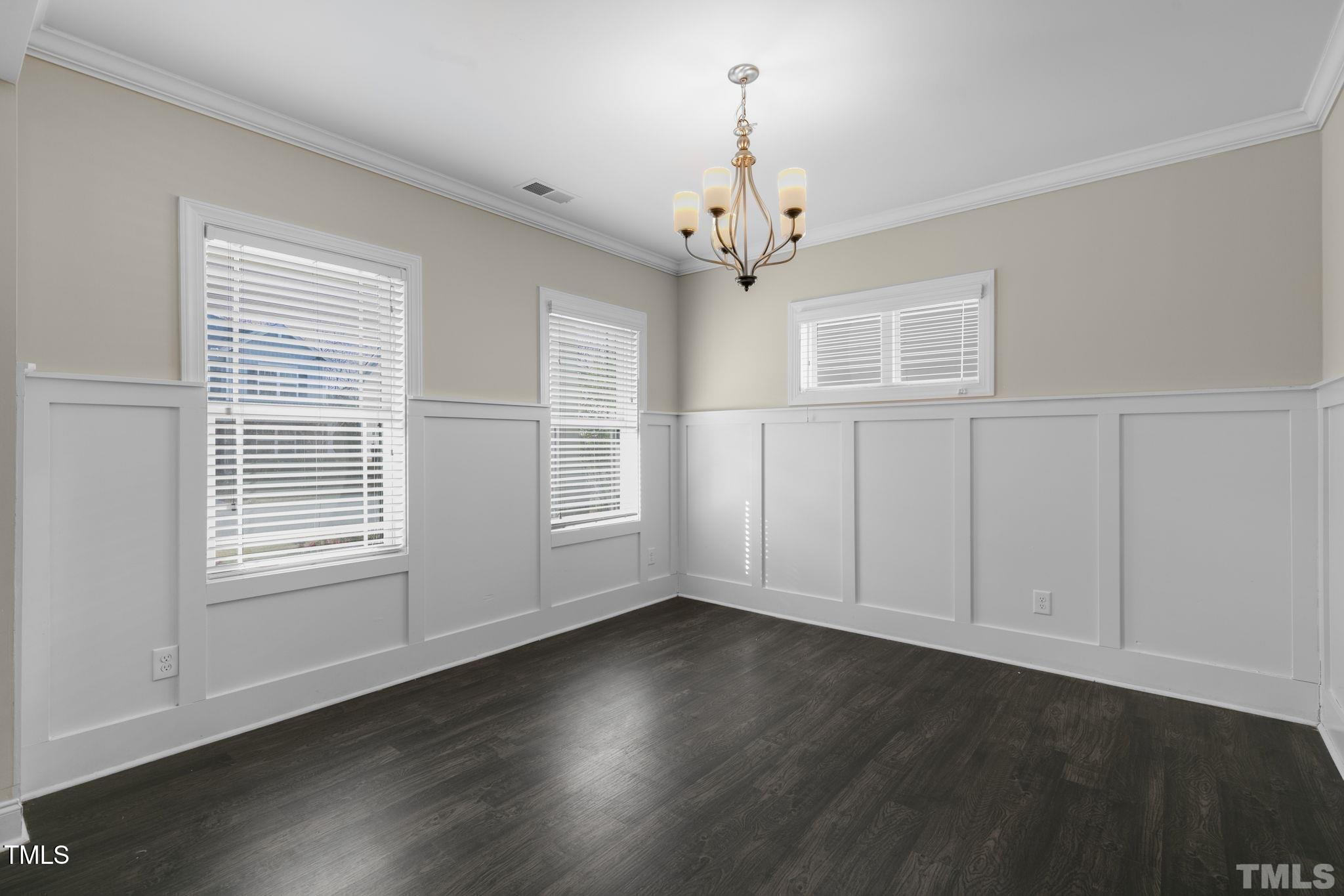 32 Iroquois Court