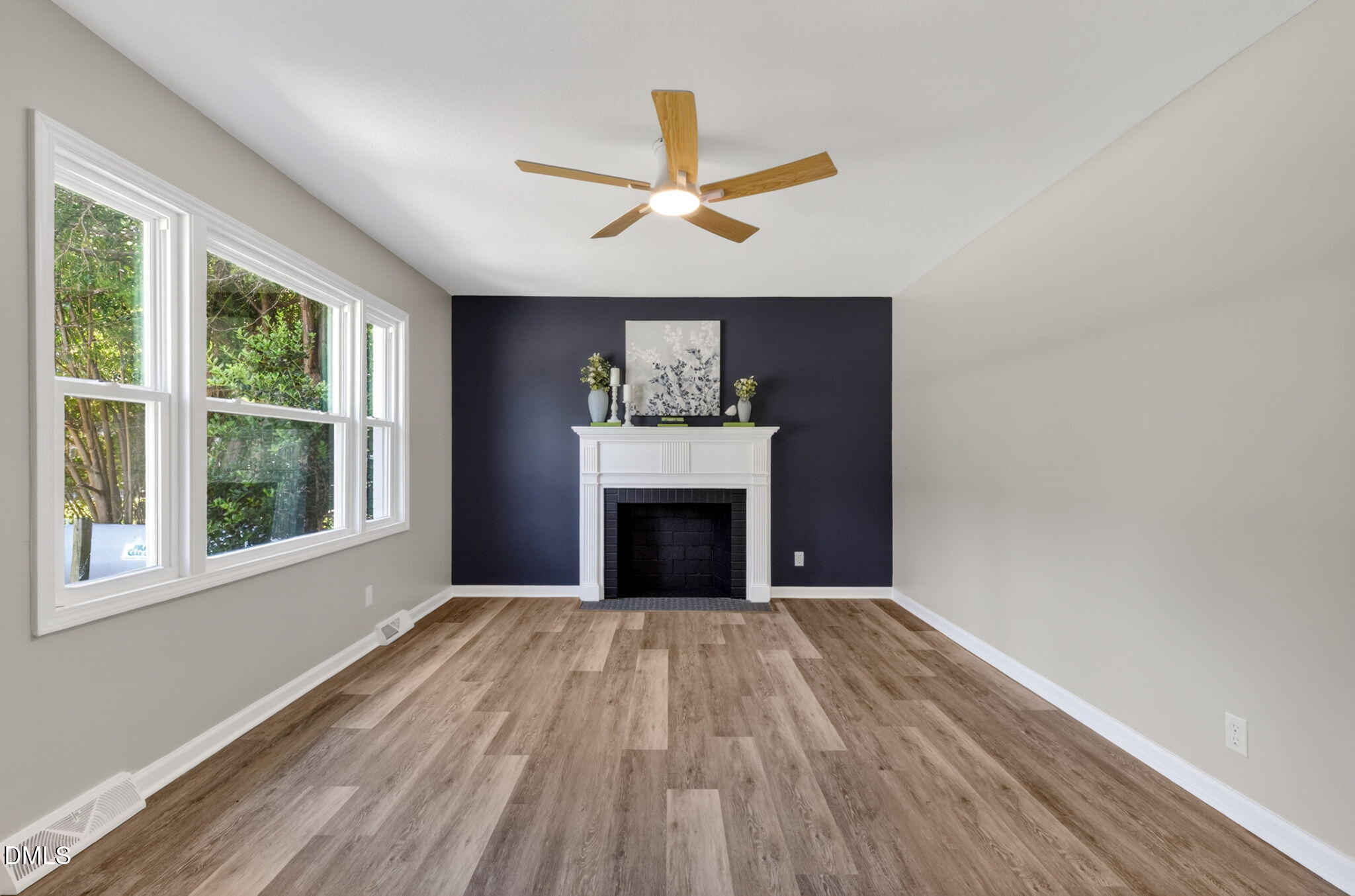 210 E Crestview Drive