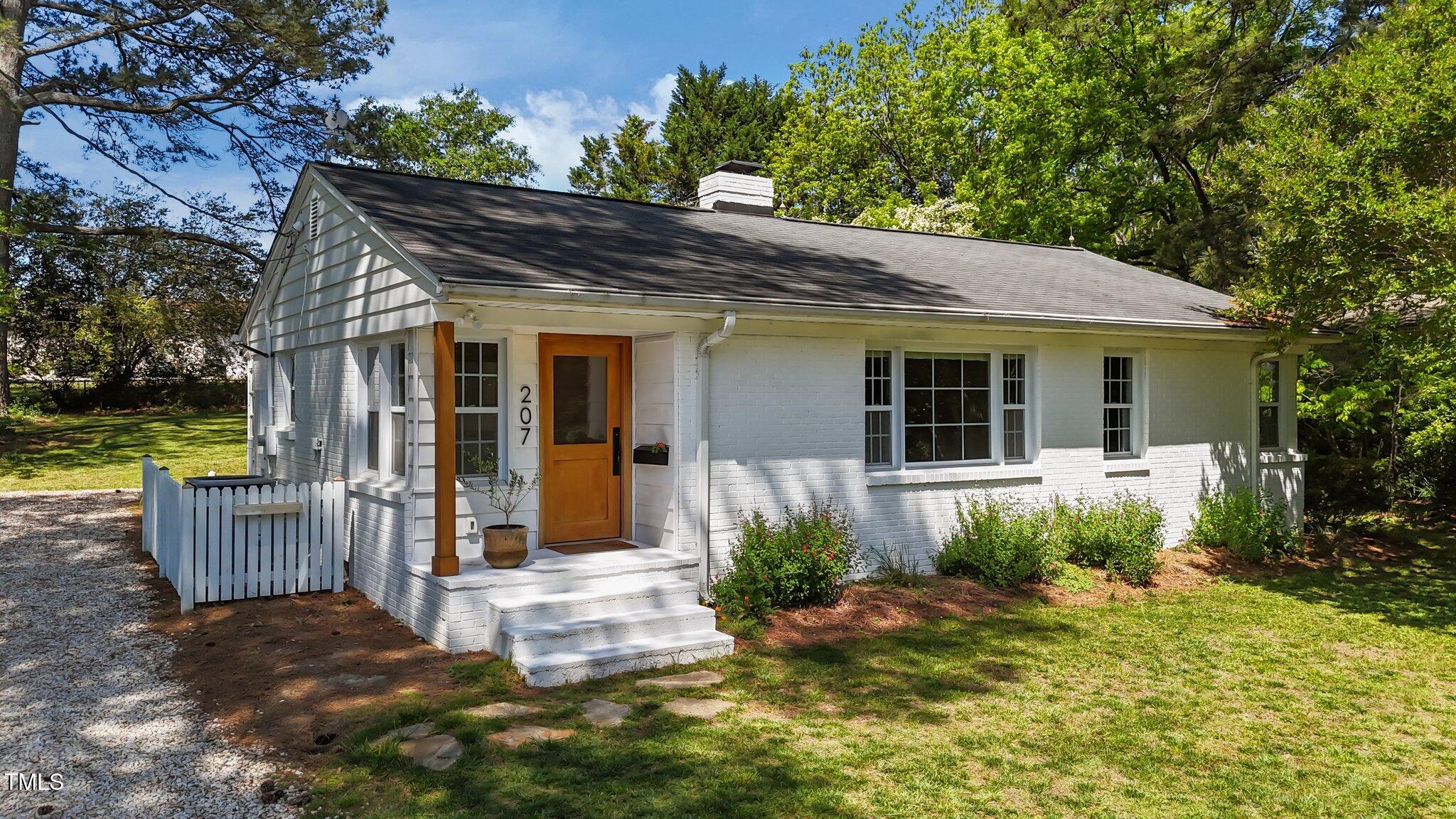 207 N Aiken Street