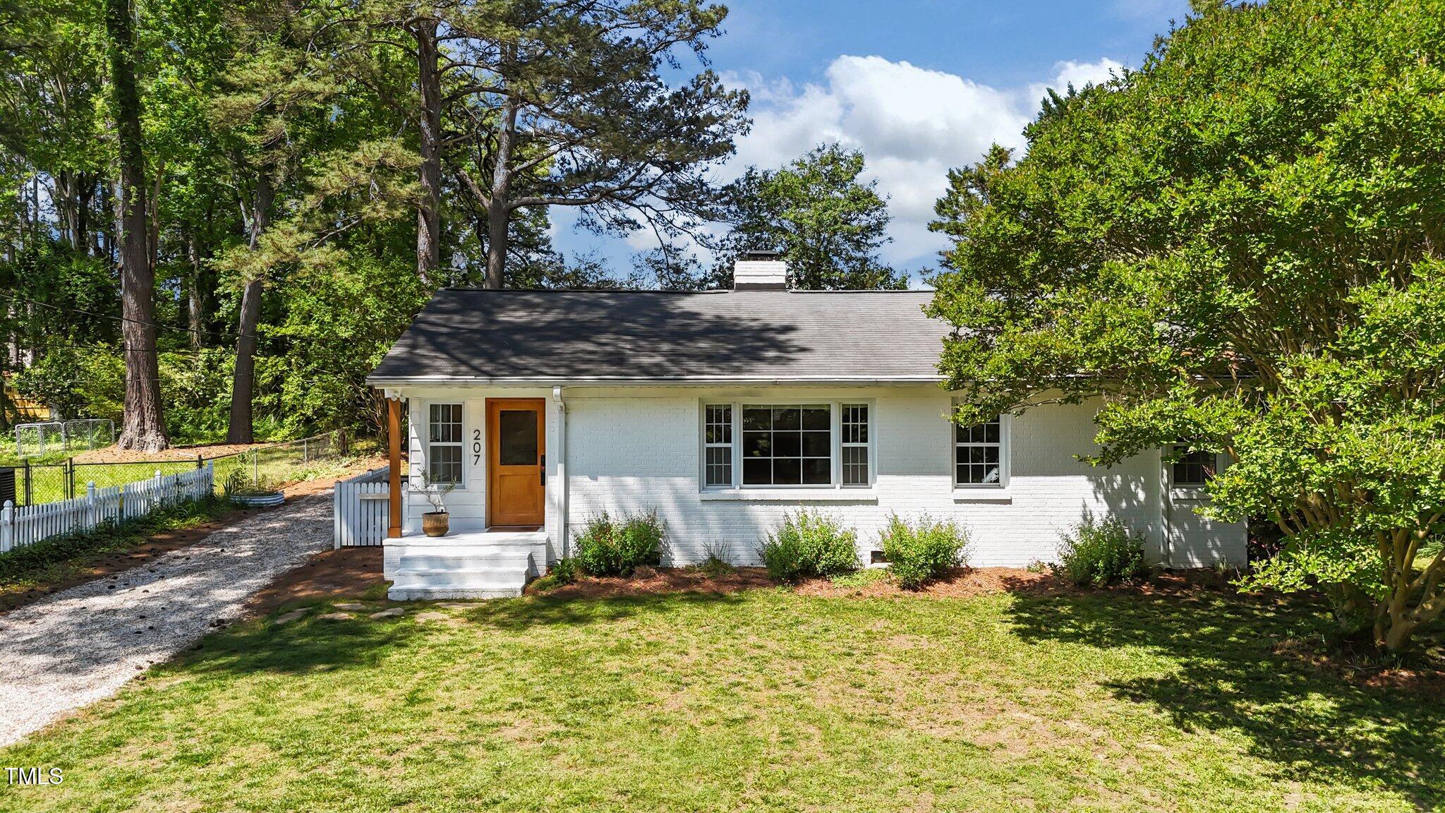 207 N Aiken Street
