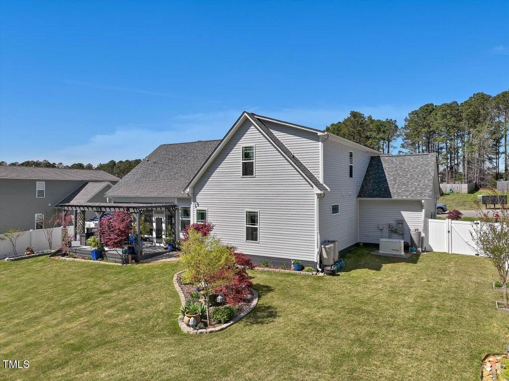 listing image 81