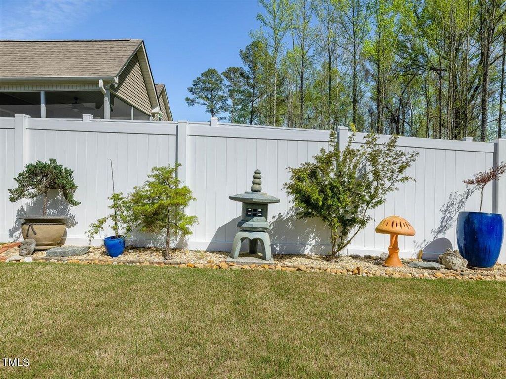 listing image 84