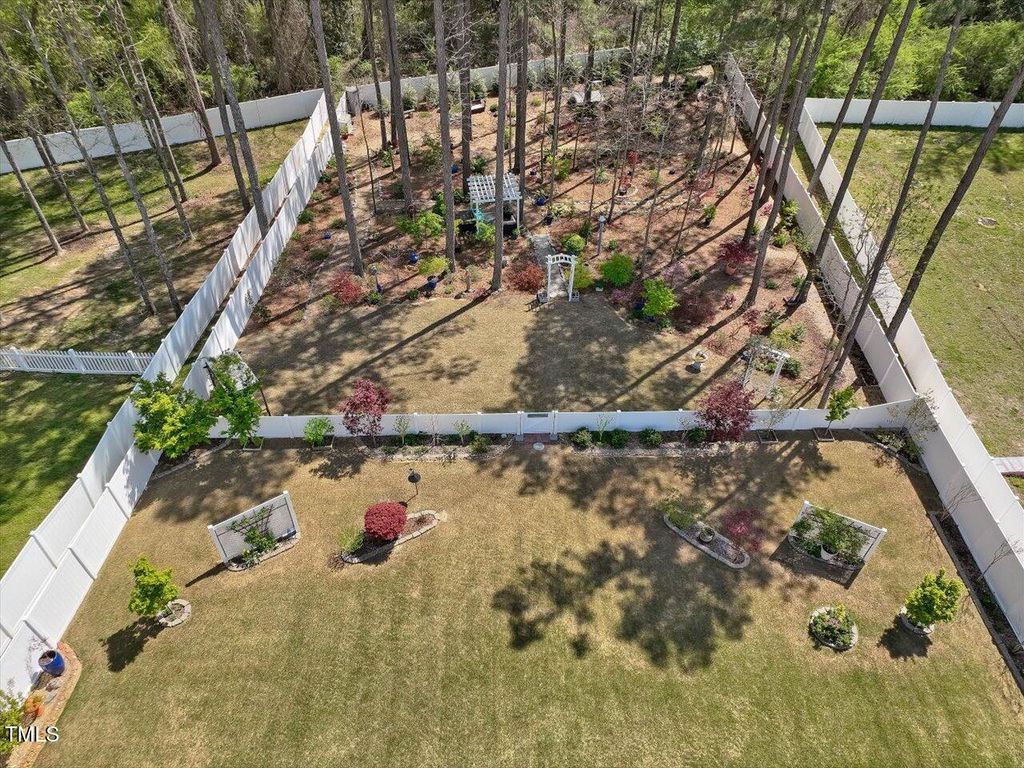 listing image 80