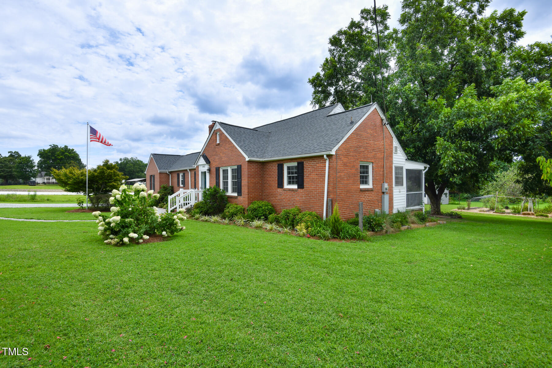 2932 Gwyn Road