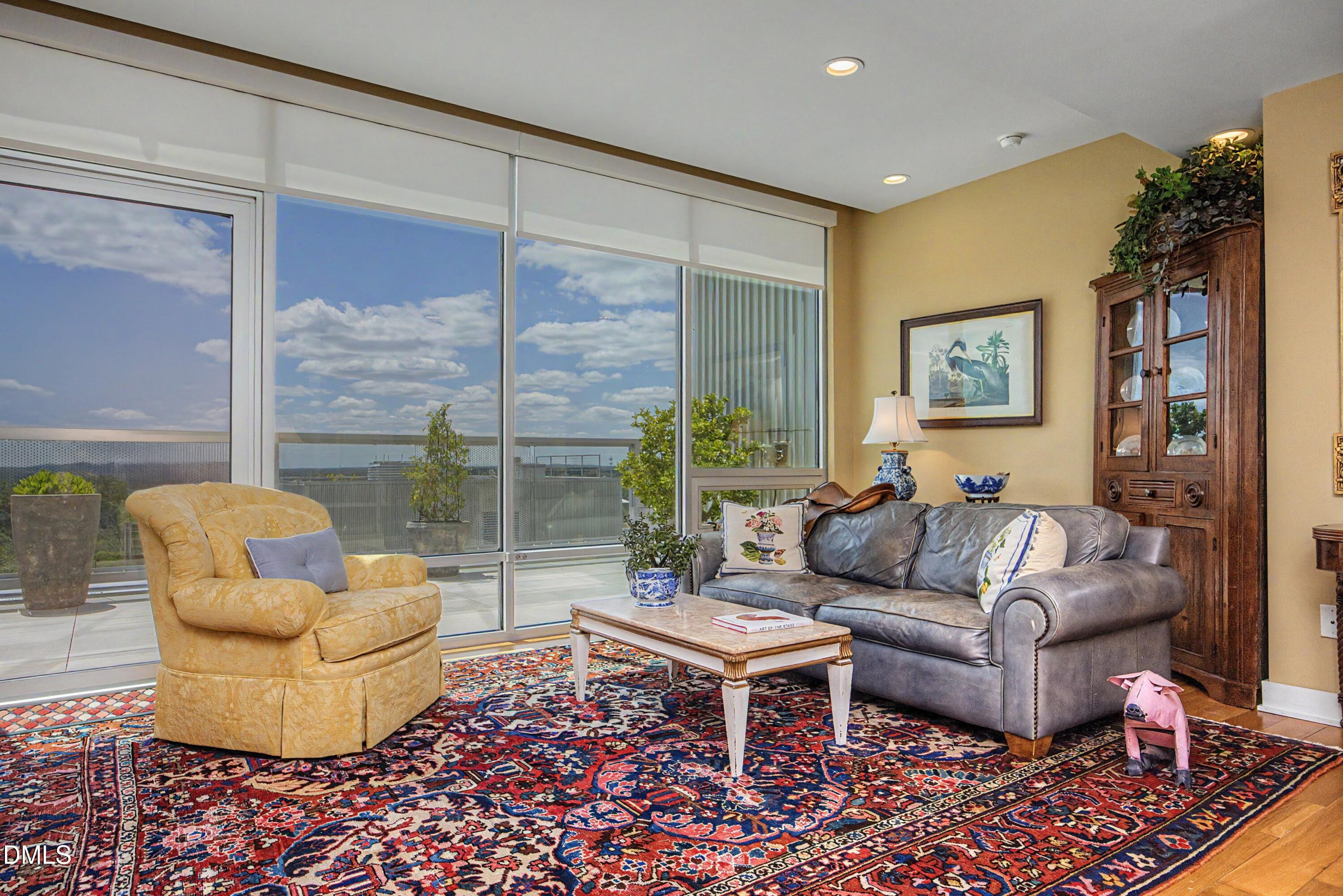601 W Rosemary Street Unit 905