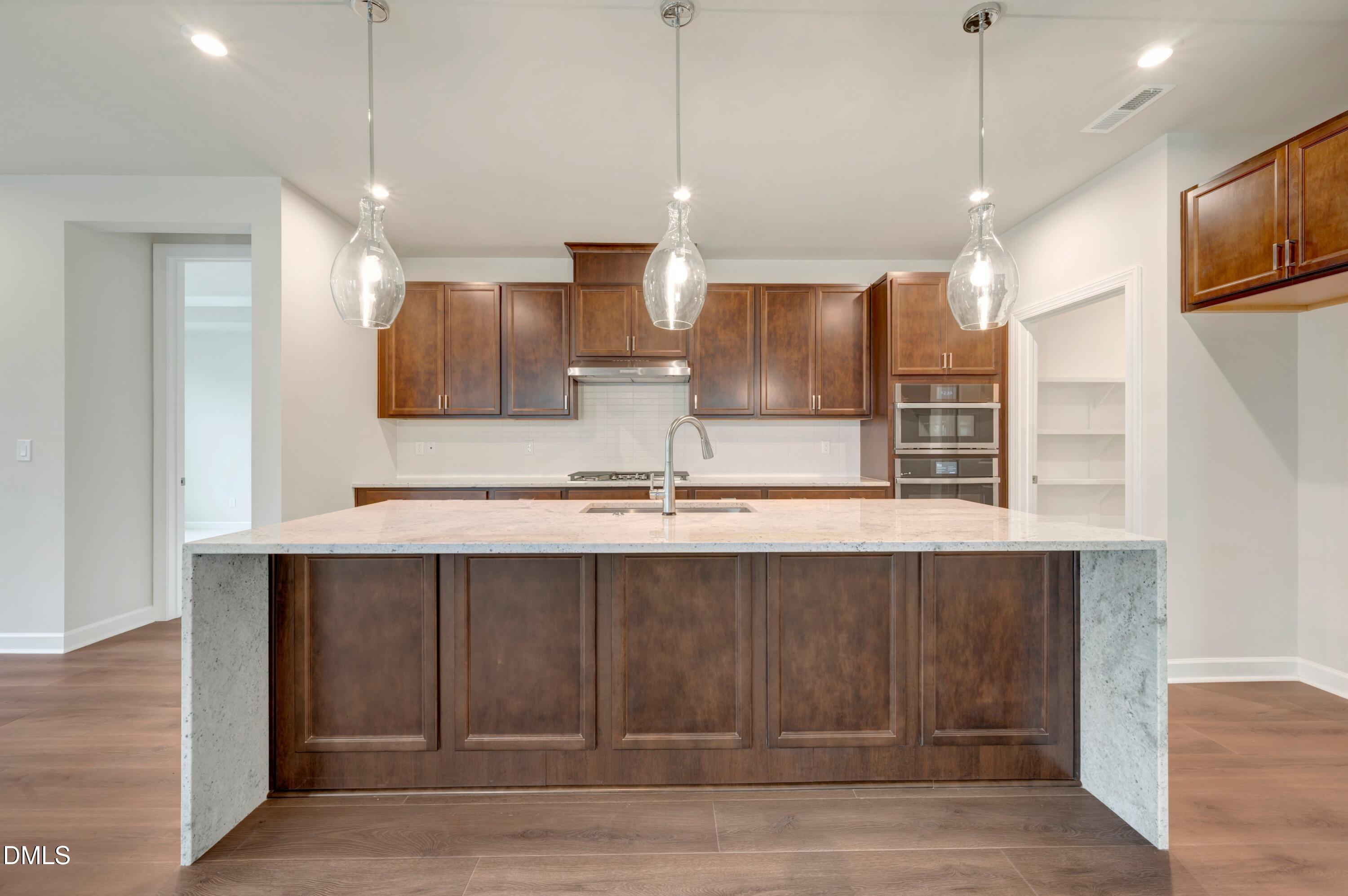 140 Sunny Gln Court