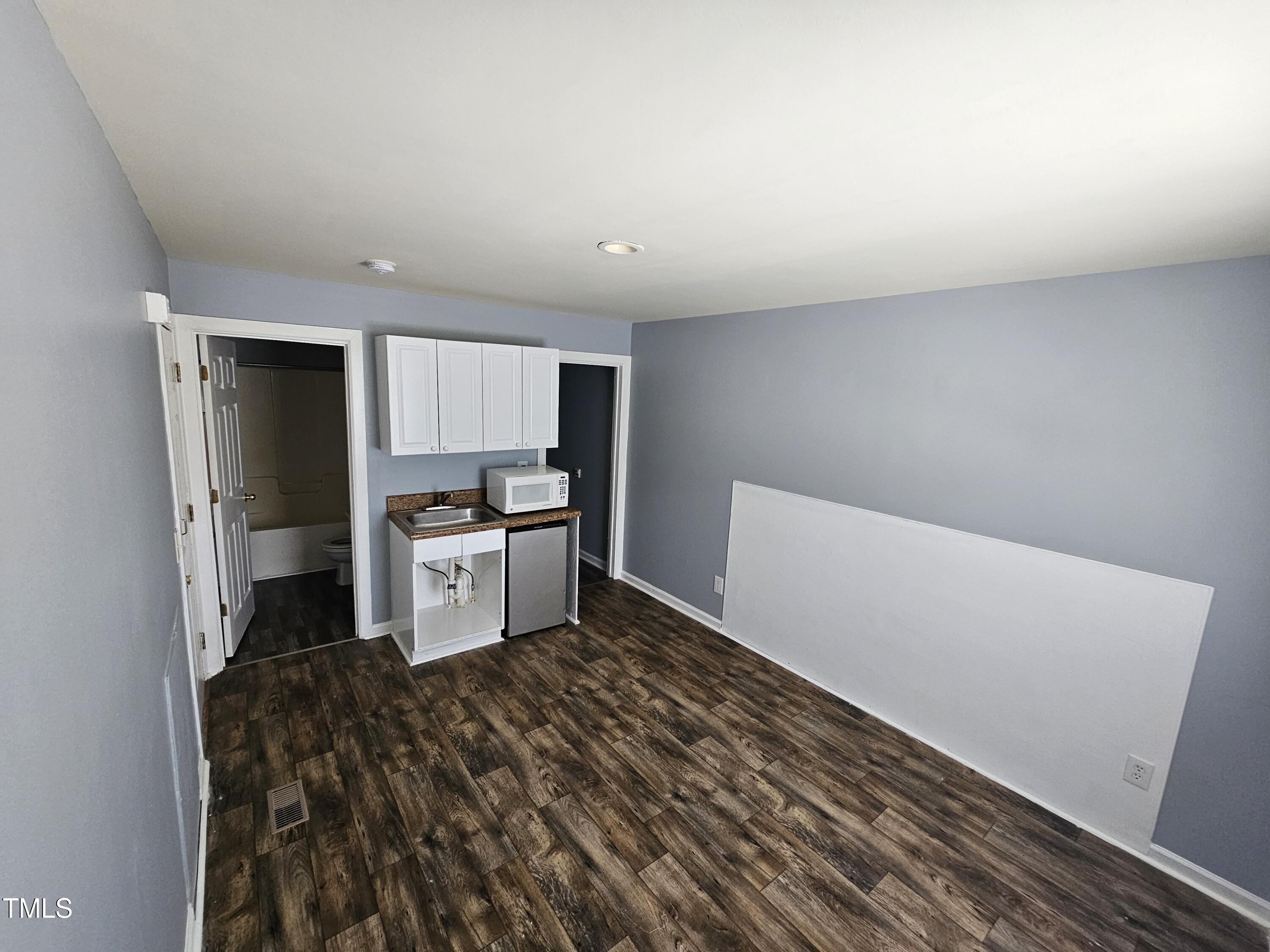 2911 Boone Trail
