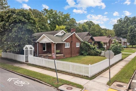 2321 Walker Avenue Greensboro NC 27403