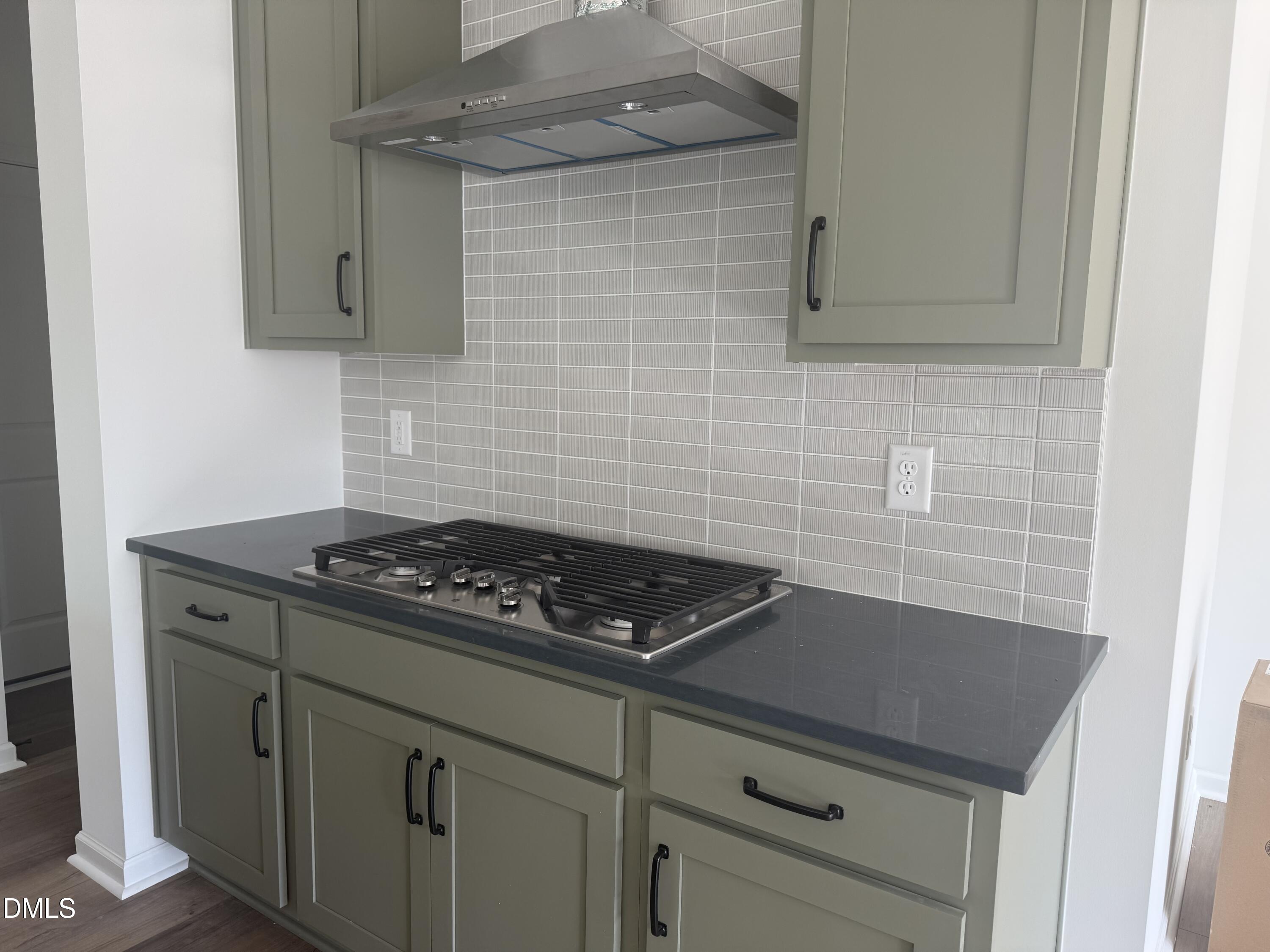 925 Fetching Place 373