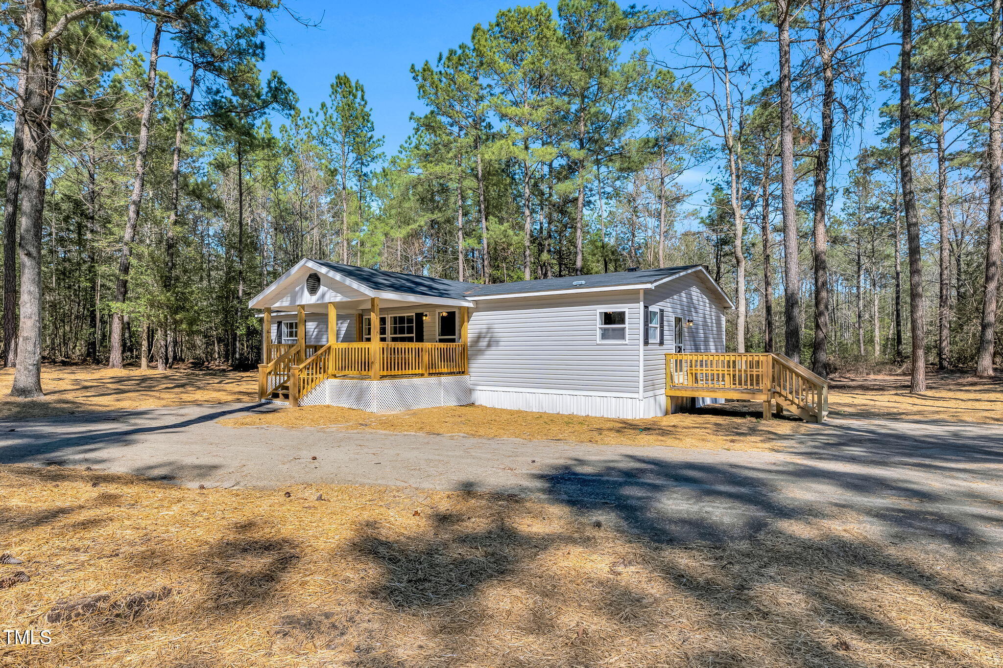 4683 Edwards Road