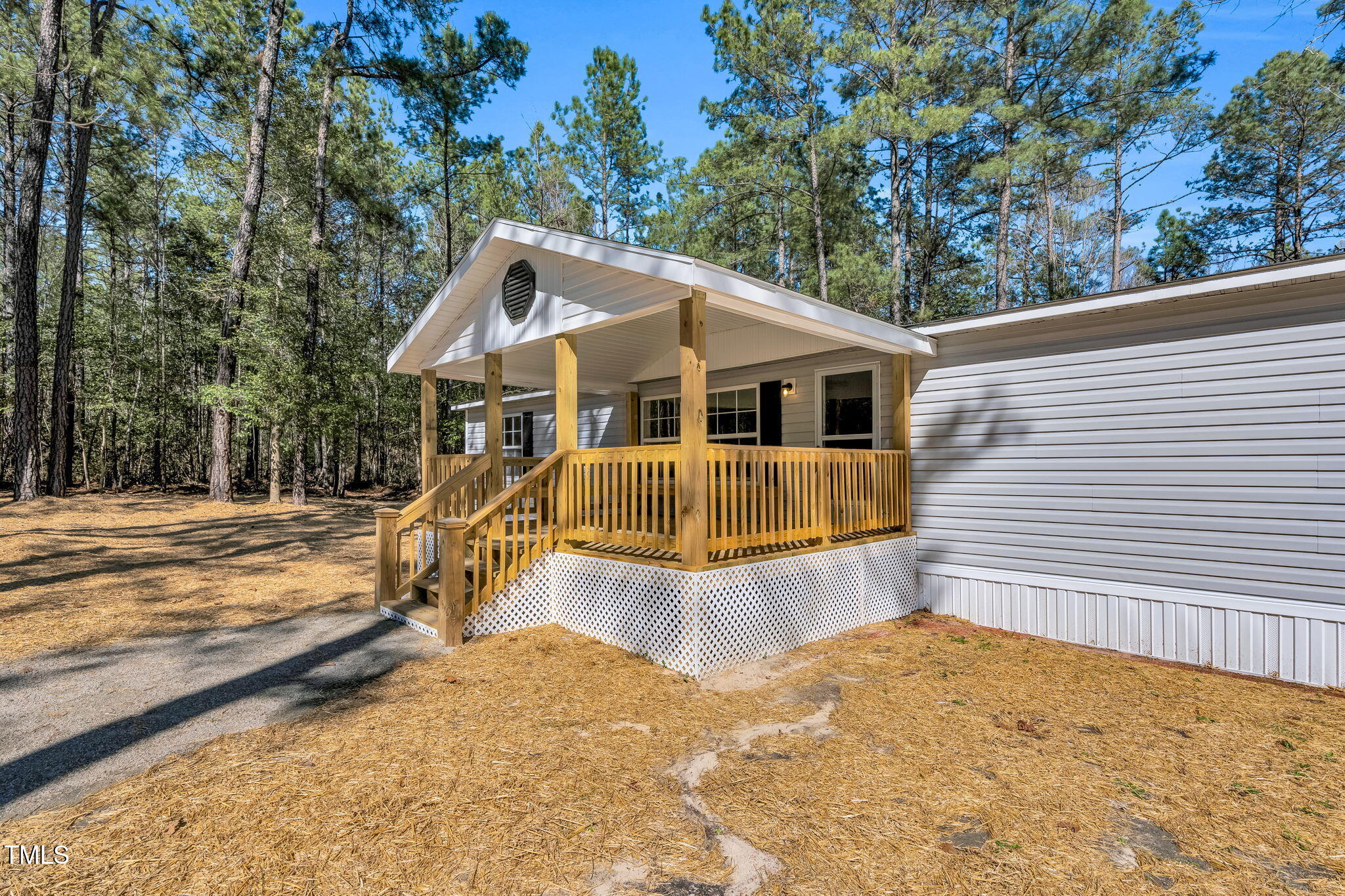 4683 Edwards Road