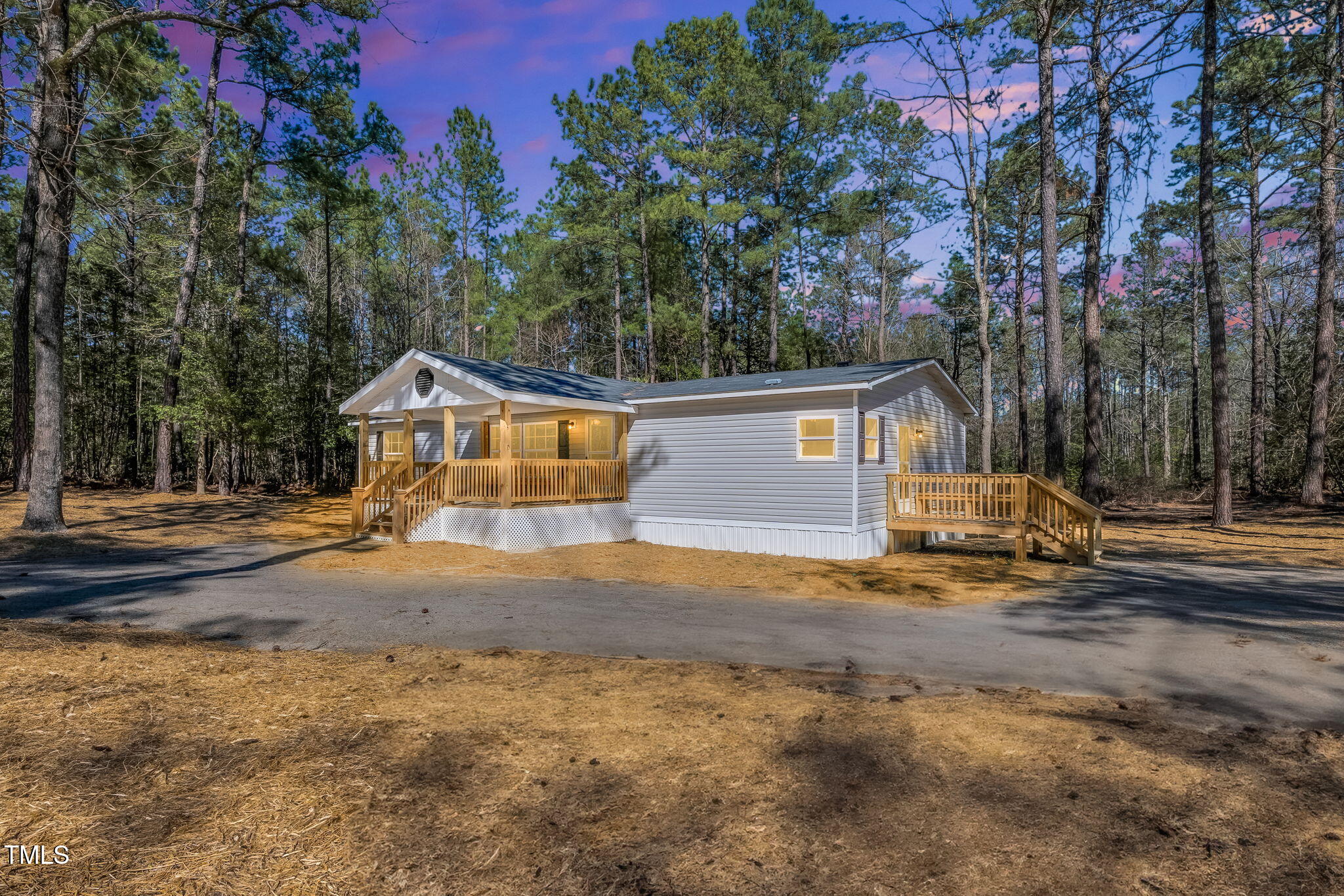 4683 Edwards Road