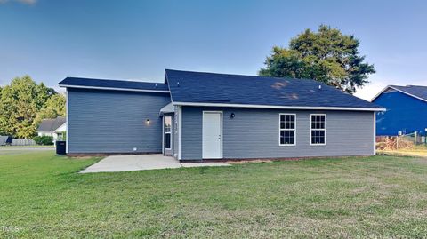 A home in Raeford