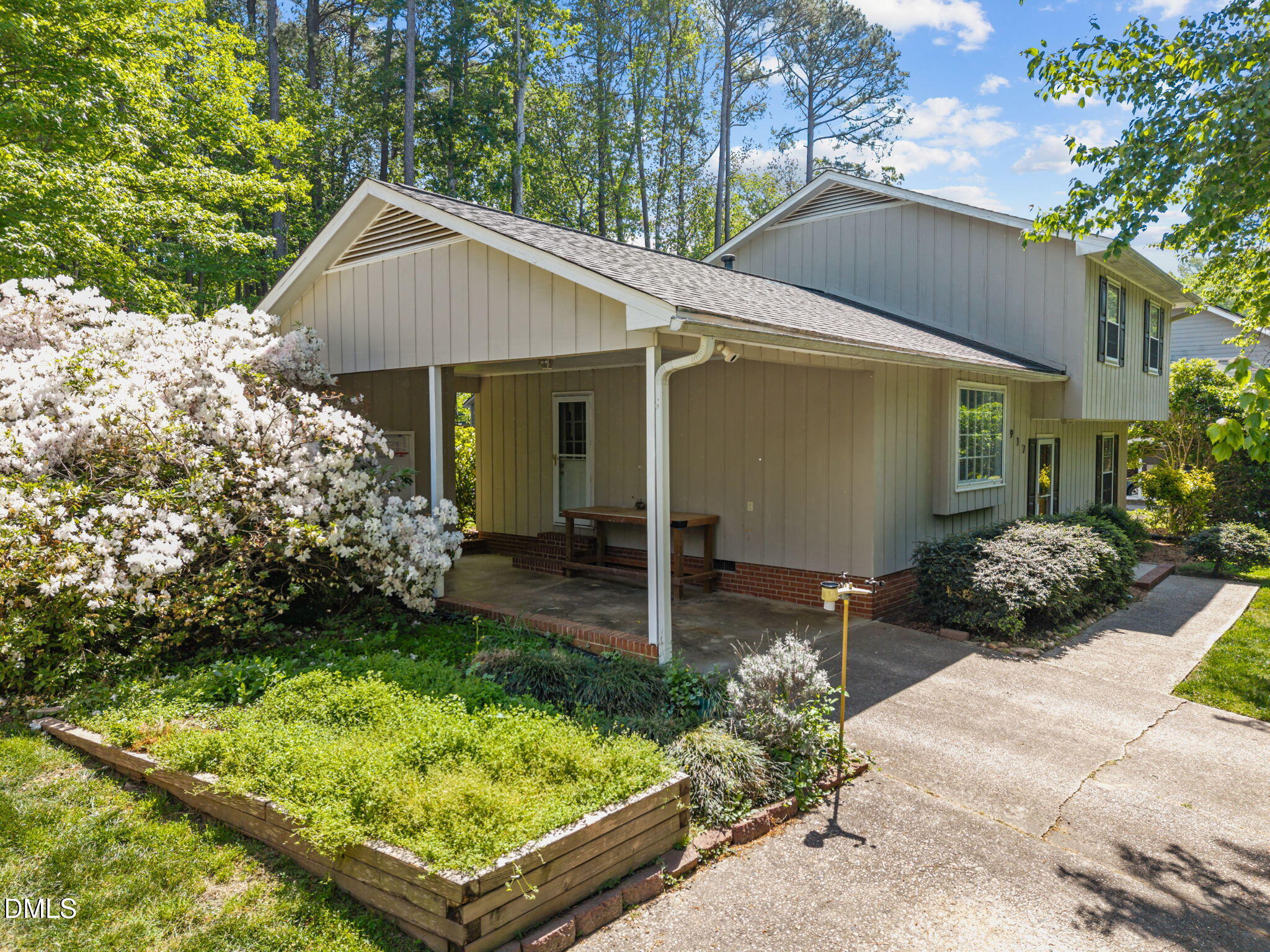 917 Vickie Drive