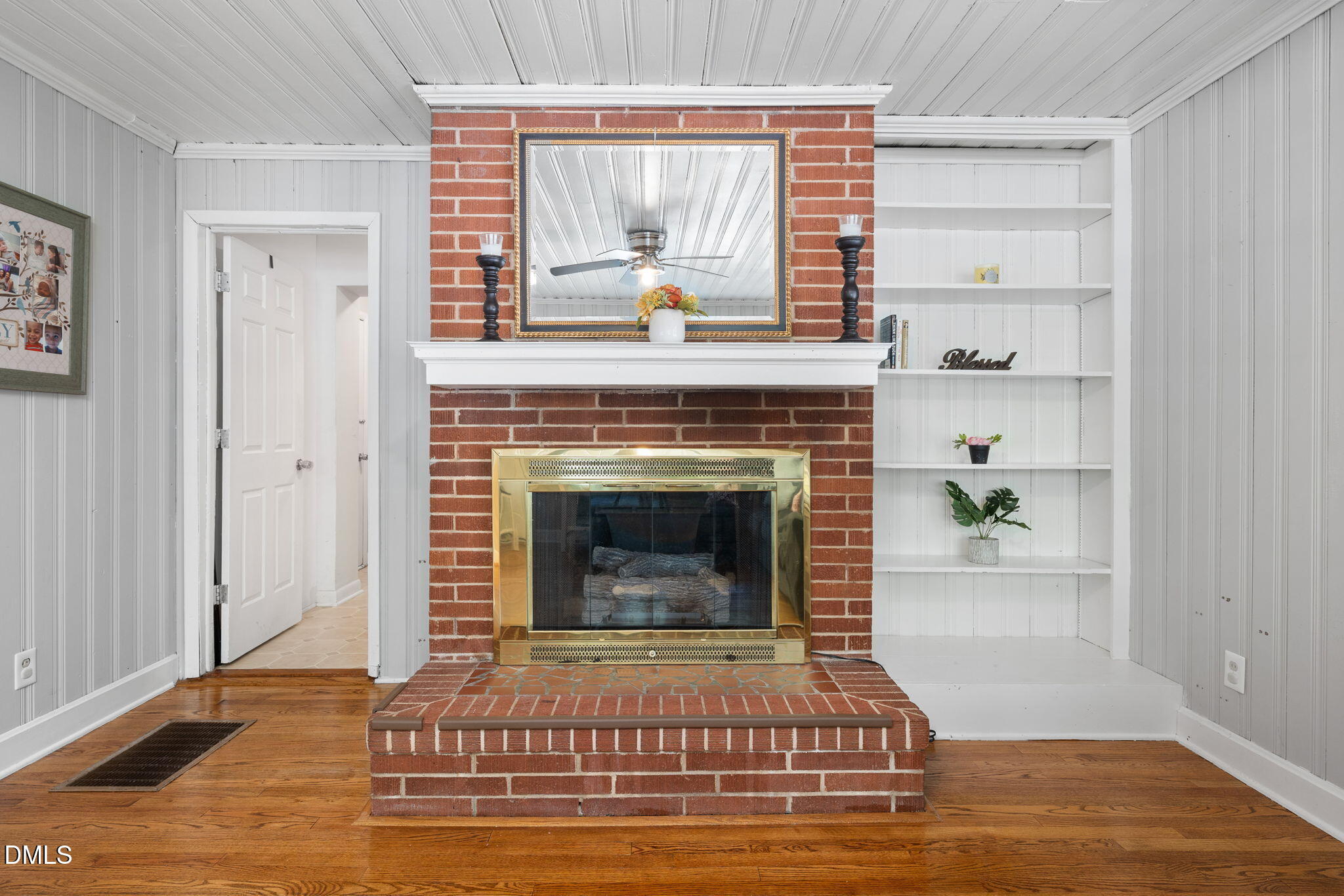 1126 Hodge Road